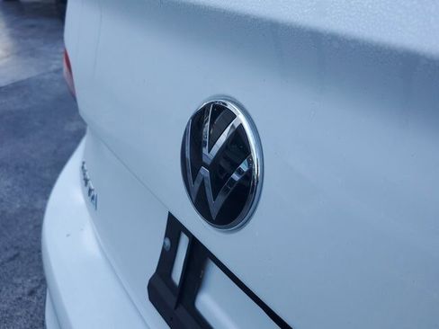 Used 2023 Volkswagen Jetta SE w/ Panoramic Sunroof Package image 10