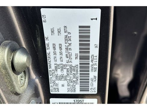 Used 2025 Toyota Tundra Platinum image 34