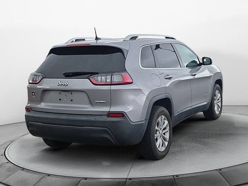 Used 2019 Jeep Cherokee Latitude w/ Cold Weather Group AWD/4WD image 5