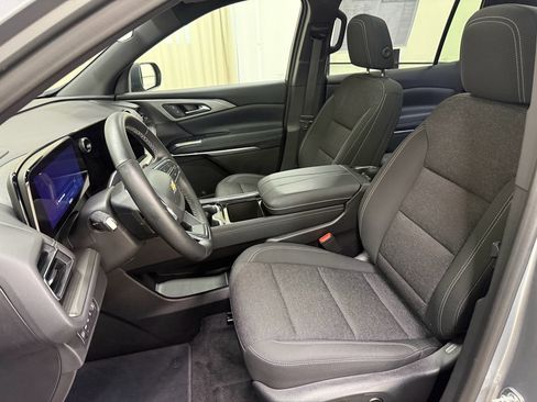 Certified 2025 Chevrolet Traverse LT w/ Sun and Wheel Package AWD/4WD image 29
