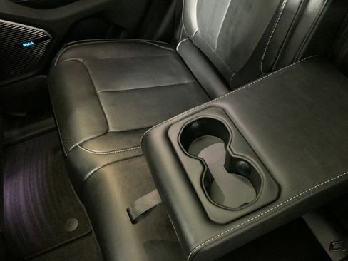 Used 2024 Jeep Grand Cherokee Overland w/ Luxury Tech Group IV image 40