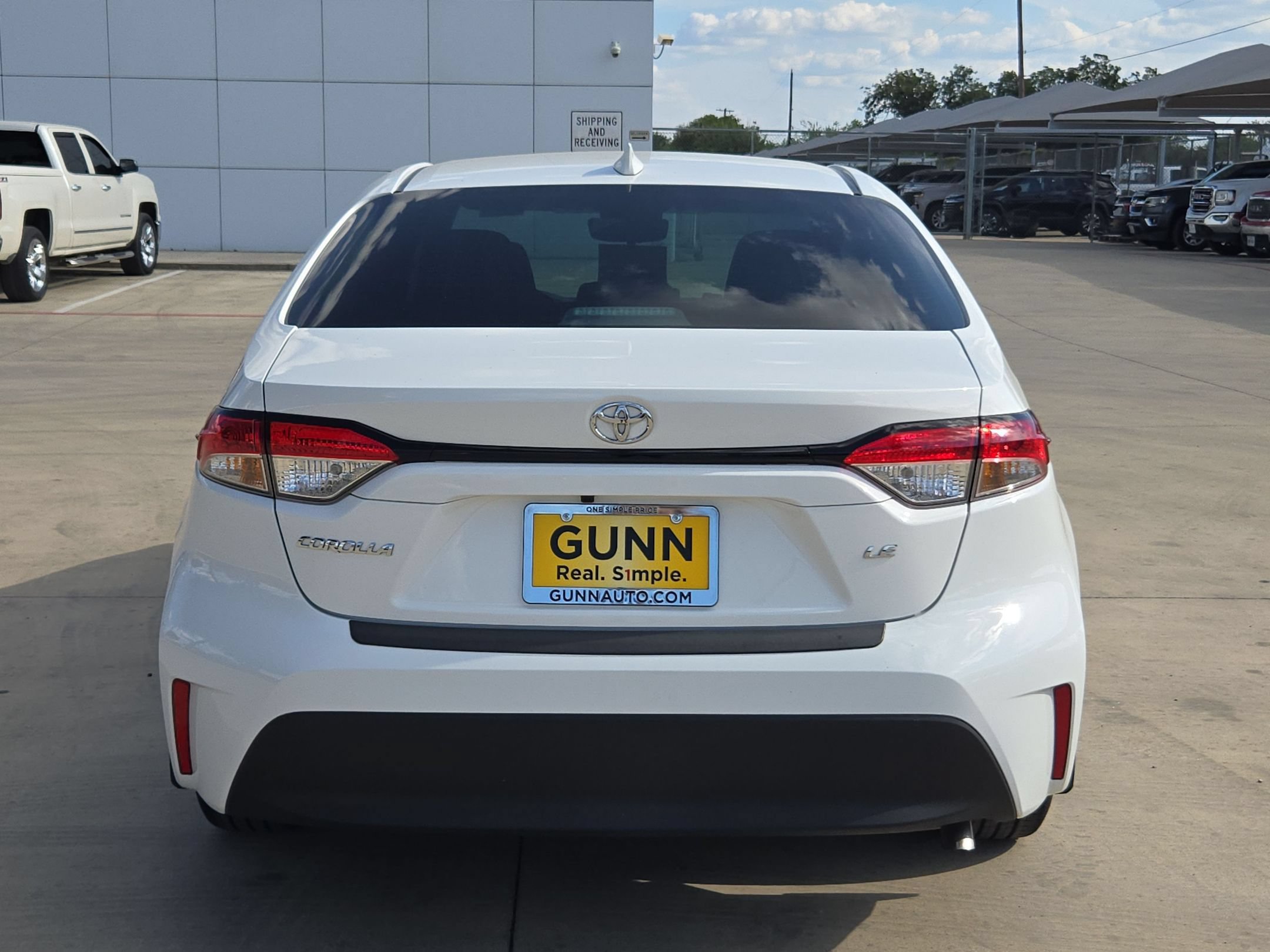 Used 2025 Toyota Corolla LE FWD image 4