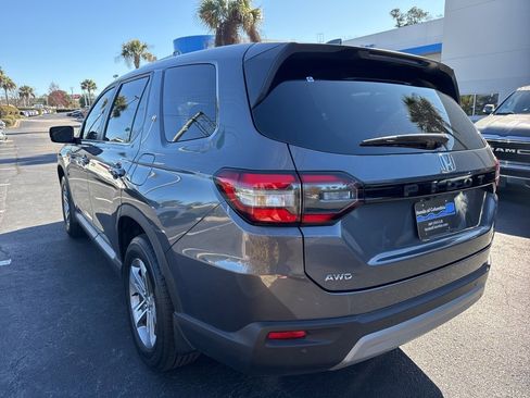 Certified 2025 Honda Pilot EX-L image 5