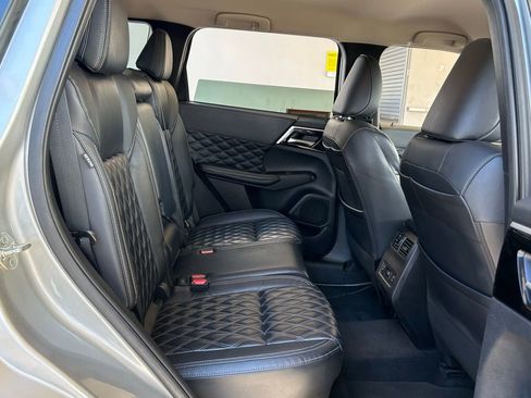 Used 2022 Mitsubishi Outlander SEL image 35