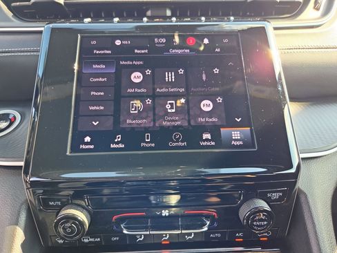 Used 2025 Jeep Grand Cherokee Laredo RWD image 22