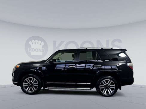 Used 2022 Toyota 4Runner Limited AWD/4WD image 2
