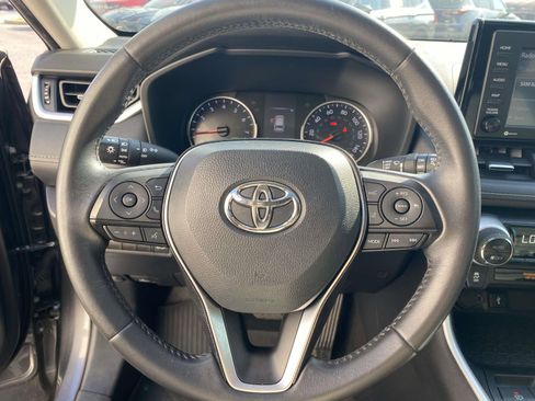 Used 2021 Toyota RAV4 XLE Premium FWD image 21