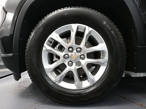 Used 2020 Chevrolet Traverse LT w/ Driver Confidence II Package AWD/4WD image 18