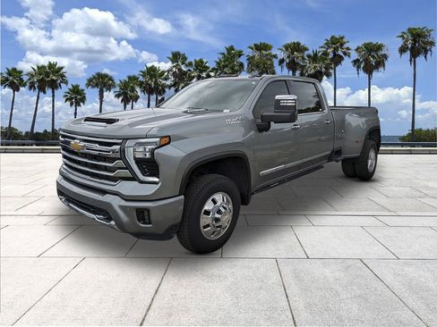Used 2024 Chevrolet Silverado 3500 High Country w/ High Country Premium Package AWD/4WD image 3