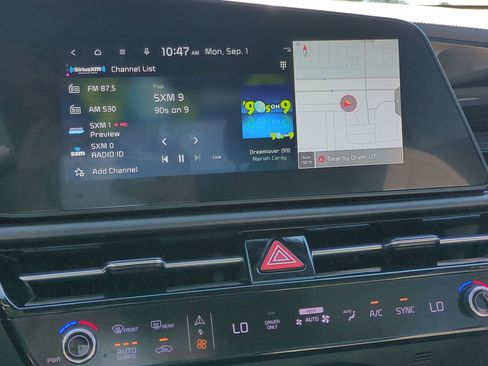 Used 2023 Kia Niro EX Touring image 24