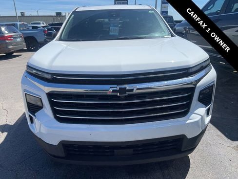 Used 2025 Chevrolet Traverse LT w/ Sun and Wheel Package image 5