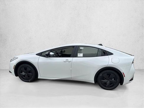 New 2026 Toyota Prius Plug-In Hybrid FWD image 4