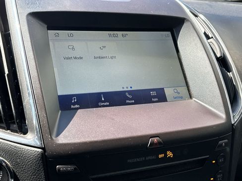 Used 2019 Ford Edge Titanium AWD/4WD image 16