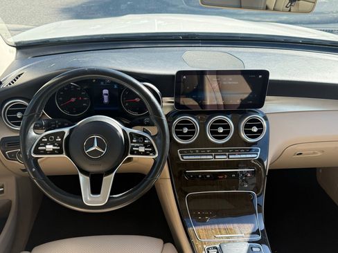 Used 2020 Mercedes-Benz GLC 300 image 4