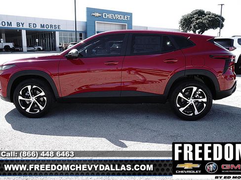 New 2026 Chevrolet Trax RS w/ Driver Confidence Package FWD image 4