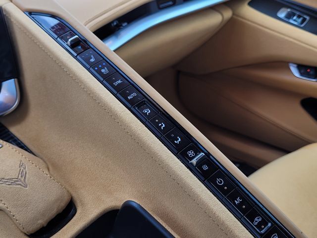 Used 2021 Chevrolet Corvette Stingray Premium Cpe w/ Z51 Performance Package RWD image 19