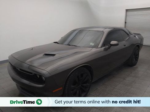 Used 2021 Dodge Challenger SXT w/ Driver Convenience Group RWD image 1