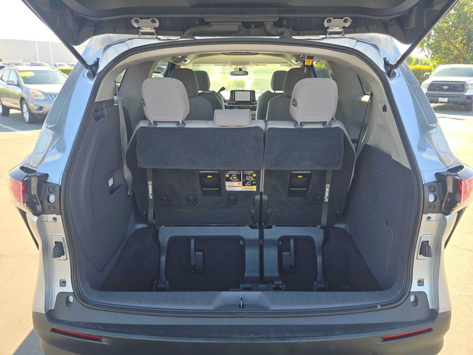 Certified 2022 Toyota Sienna LE FWD image 15