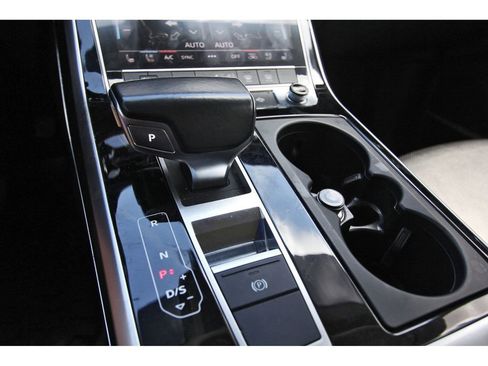 Used 2019 Audi Q8 Premium Plus w/ Premium Plus AWD/4WD image 25