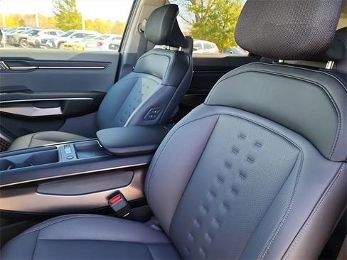 New 2026 Kia EV9 Wind image 13