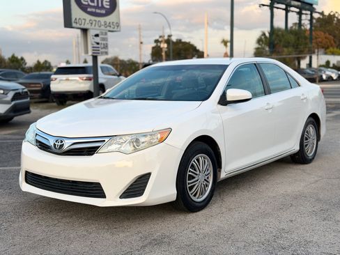 Used 2012 Toyota Camry LE image 1