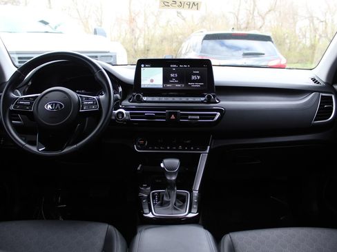 Used 2021 Kia Seltos SX image 10