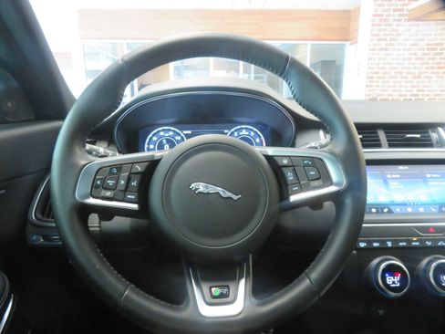 Used 2020 Jaguar E-PACE R-Dynamic SE AWD/4WD image 29