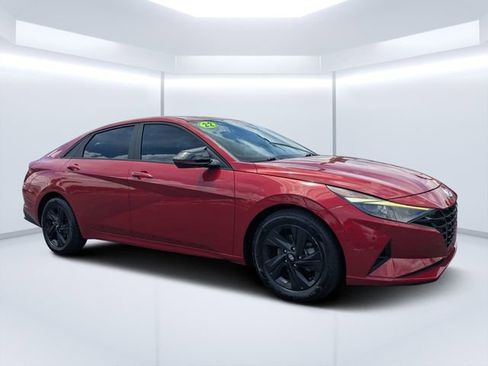 Used 2022 Hyundai Elantra SEL w/ Cargo Package FWD image 1