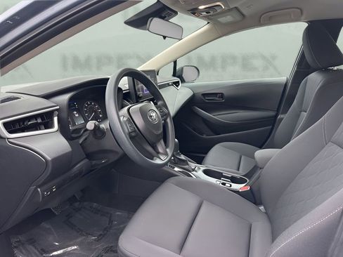 Used 2025 Toyota Corolla LE image 9