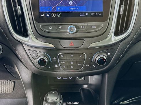 Used 2020 Chevrolet Equinox Premier image 16