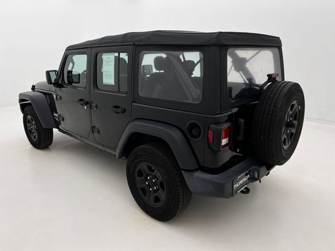 Used 2018 Jeep Wrangler Unlimited Sport image 14