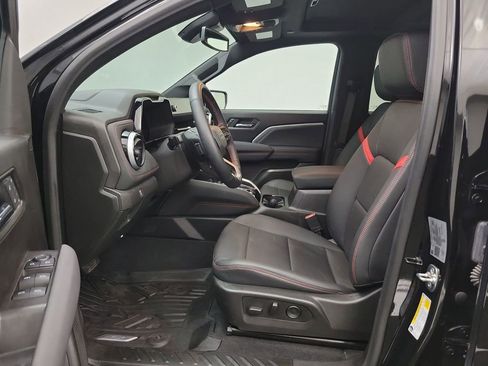 Used 2025 Chevrolet Colorado Z71 w/ Technology Package image 4