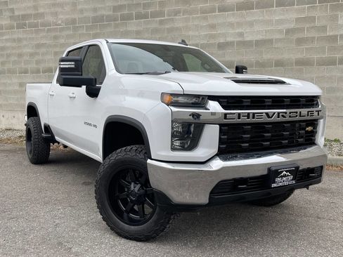 Used 2022 Chevrolet Silverado 2500 LT w/ Fleet Comfort Package AWD/4WD image 2