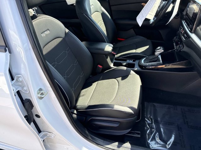 Used 2023 Kia Forte GT-Line w/ GT-Line Premium Package FWD image 9