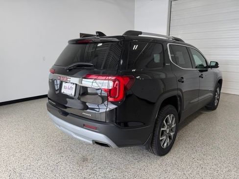 Used 2023 GMC Acadia SLT AWD/4WD image 3