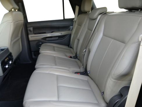 Used 2019 Ford Expedition XLT w/ Equipment Group 202A RWD image 22