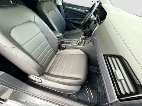 Used 2024 Volkswagen Jetta SE FWD image 14