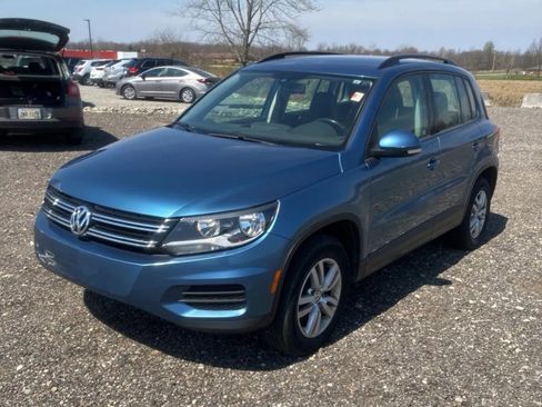 Used 2017 Volkswagen Tiguan S image 1