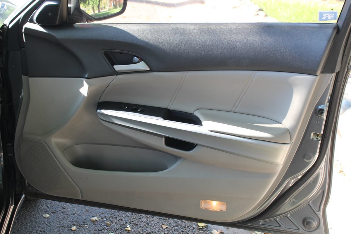 Used 2010 Honda Accord EX-L image 19