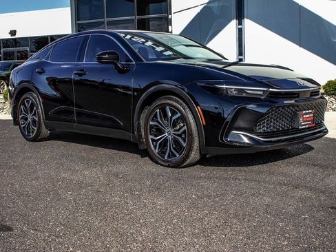 Used 2024 Toyota Crown XLE image 3