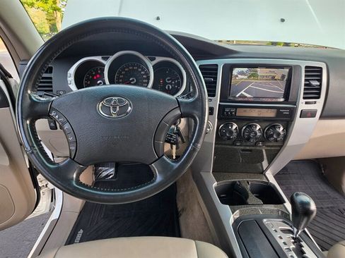 Used 2005 Toyota 4Runner Limited image 18