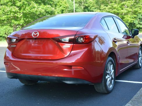Used 2016 MAZDA MAZDA3 i Sport w/ Preferred Equipment Package FWD image 5