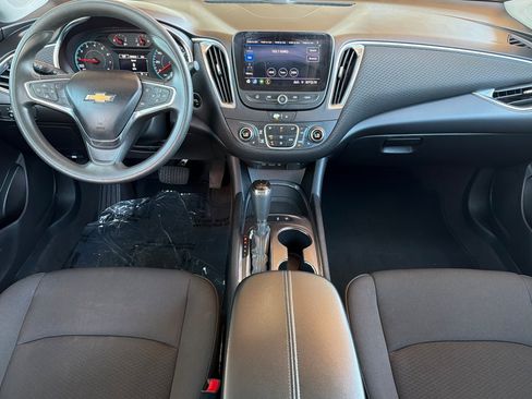Used 2020 Chevrolet Malibu LT FWD image 14