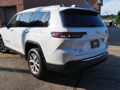 Used 2021 Jeep Grand Cherokee L Limited AWD/4WD image 5