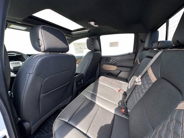 New 2026 GMC Canyon Denali AWD/4WD image 16