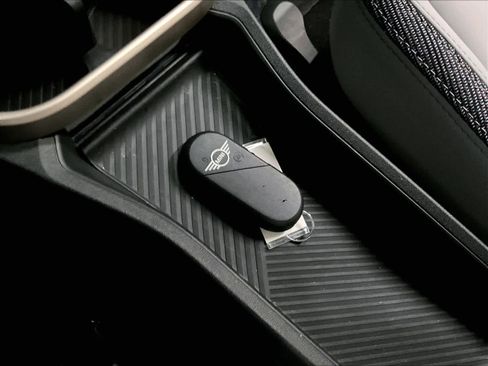 Certified 2025 MINI Cooper 2-Door Hardtop image 13