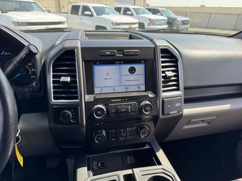 Used 2016 Ford F150 XLT w/ Equipment Group 302A Luxury image 29