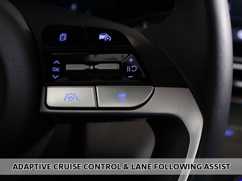 Certified 2025 Hyundai Elantra Limited image 6