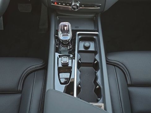 New 2026 Volvo XC60 T8 Ultra w/ Climate Package AWD/4WD image 19