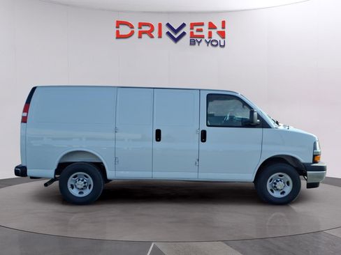 New 2026 Chevrolet Express 2500 w/ Driver Convenience Package image 6